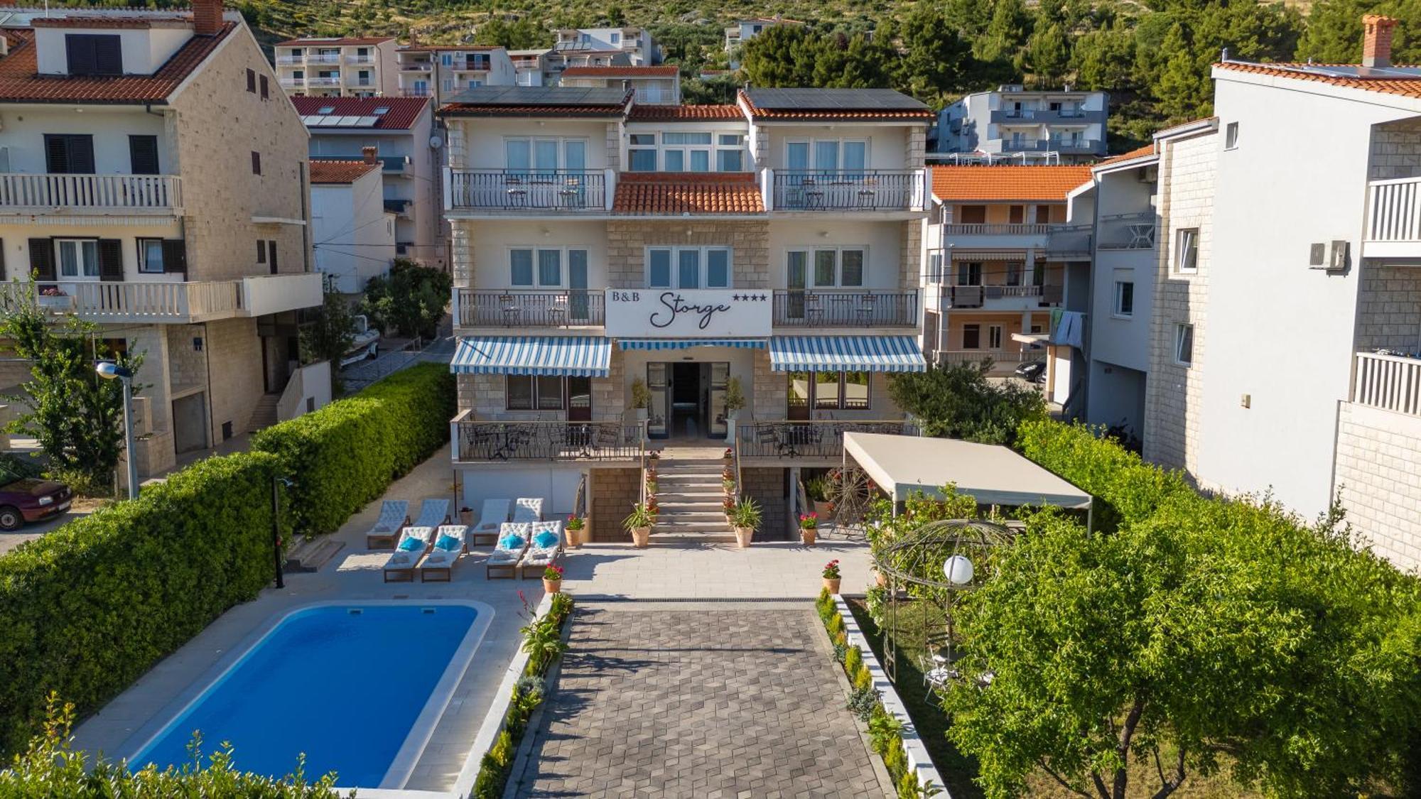 Storge Boutique Bed & Breakfast أوميس المظهر الخارجي الصورة