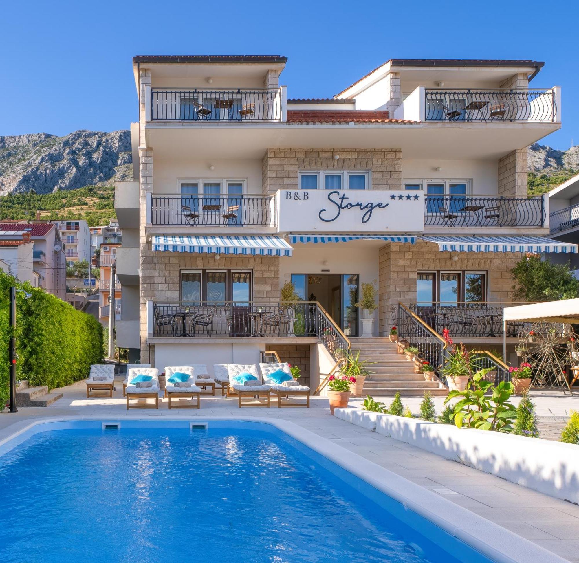 Storge Boutique Bed & Breakfast أوميس المظهر الخارجي الصورة